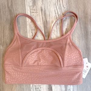 🍋 NWT Lululemon Nulu and Mesh Yoga Bra, size 4, removable cups included